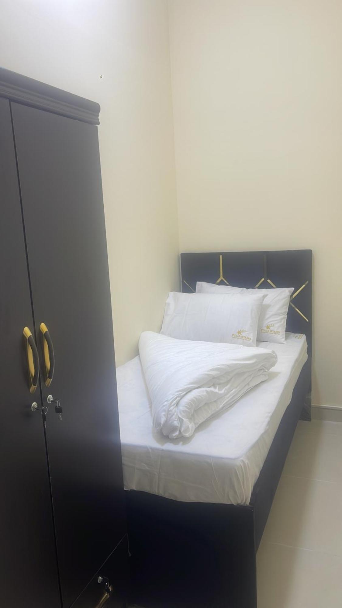 Four Stars Hostel Dubai Ngoại thất bức ảnh