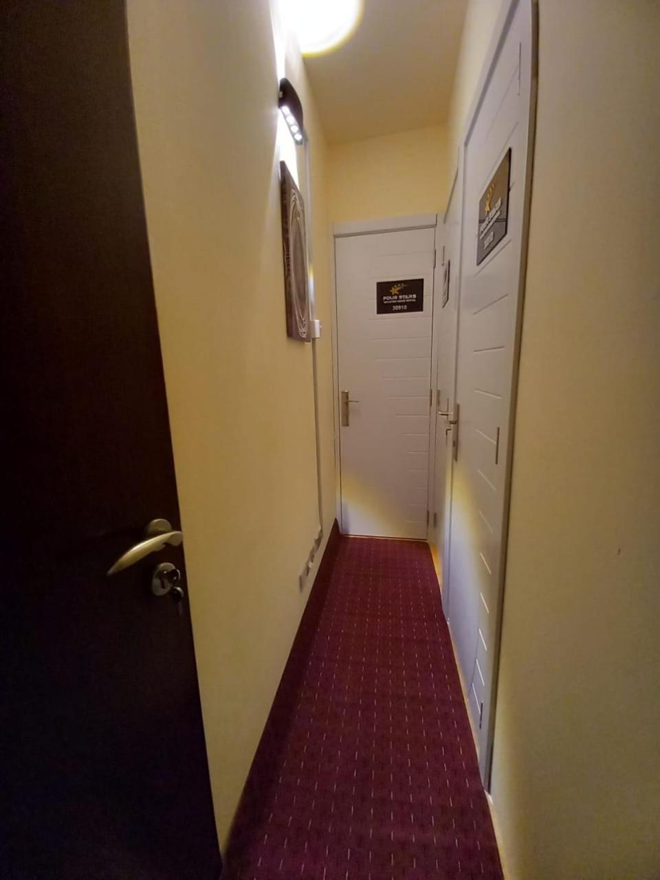 Four Stars Hostel Dubai Ngoại thất bức ảnh