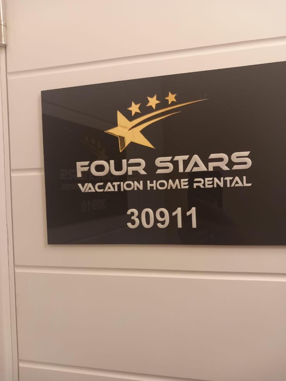 Four Stars Hostel Dubai Ngoại thất bức ảnh