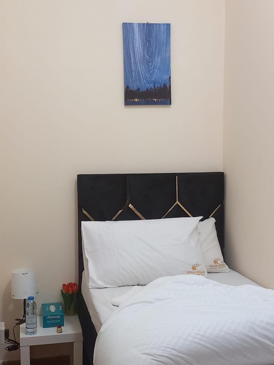 Four Stars Hostel Dubai Ngoại thất bức ảnh