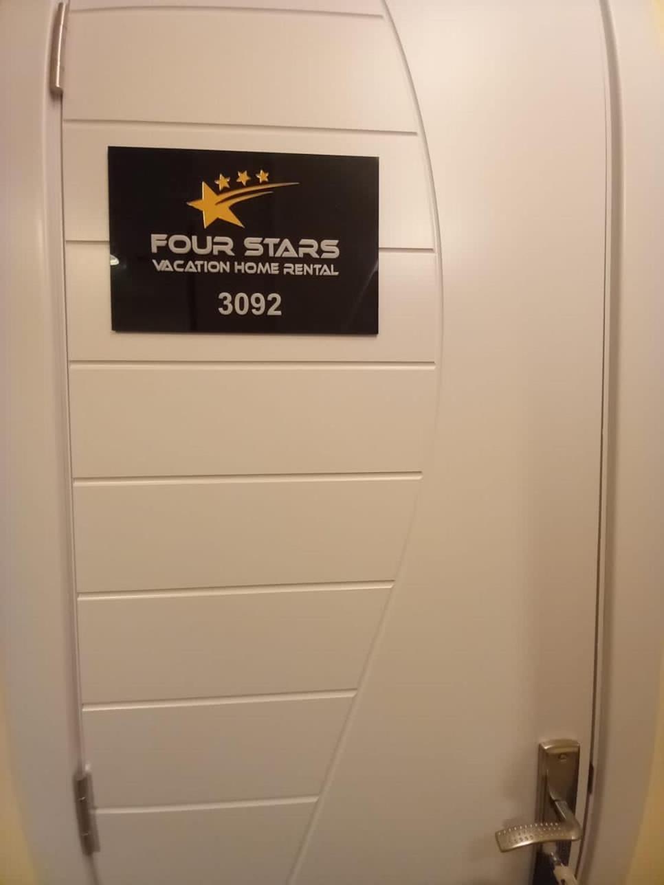 Four Stars Hostel Dubai Ngoại thất bức ảnh