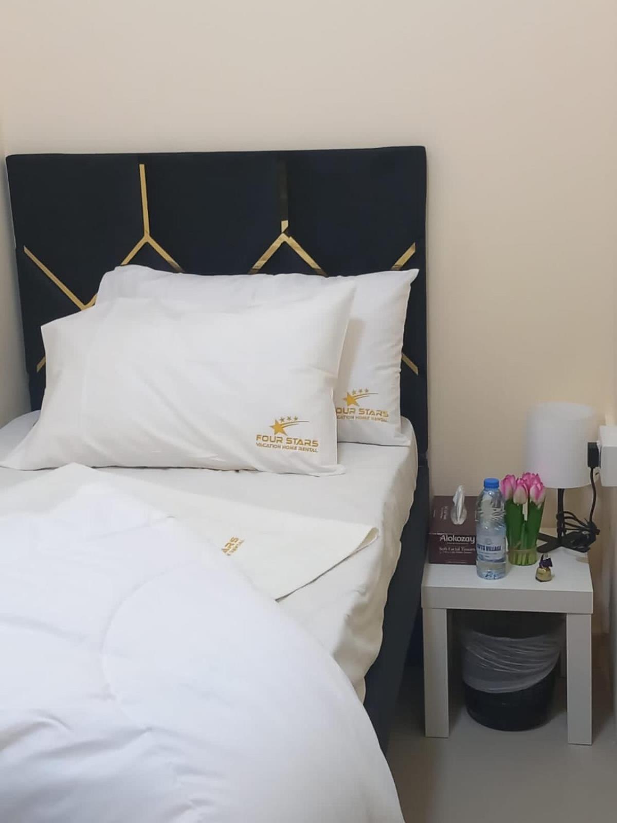 Four Stars Hostel Dubai Ngoại thất bức ảnh